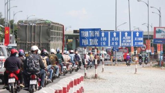 Phó Thủ tướng Trương Hòa Bình chỉ đạo các trạm thu phí phải mở cửa nếu xảy ra ùn tắc hơn 1km. Ảnh minh họa