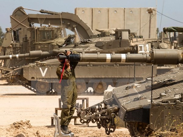 Binh sỹ Israel làm nhiệm vụ tại khu vực biên giới với dải Gaza ngày 6/5. (Nguồn: AFP/TTXVN)