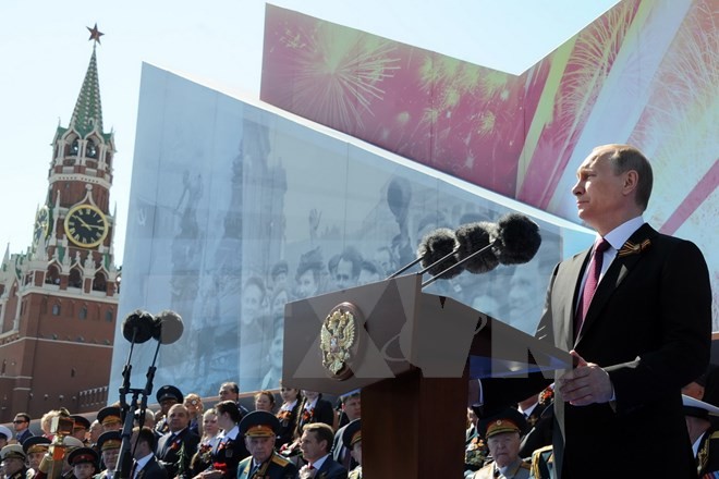 Tổng thống Nga Vladimir Putin phát biểu tại lễ duyệt binh kỷ niệm Chiến thắng phátxít ngày 9/5. (Nguồn: AFP/TTXVN)