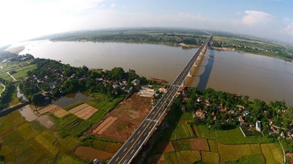 Dự án tỷ đô ở sông Hồng của bầu Thụy đang gây nhiều tranh cãi.