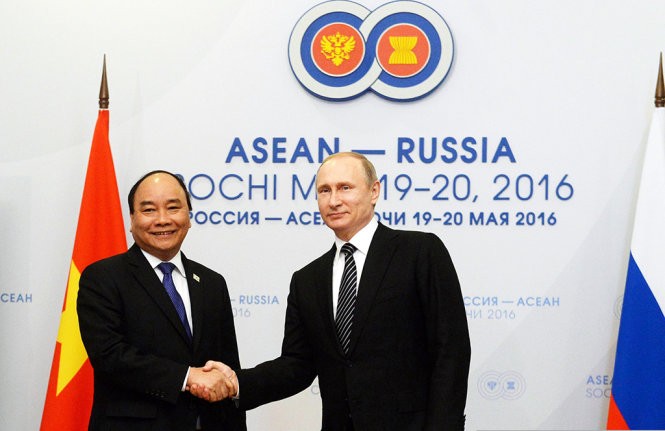 Thủ tướng Nguyễn Xuân Phúc gặp tổng thống Putin tại Sochi.