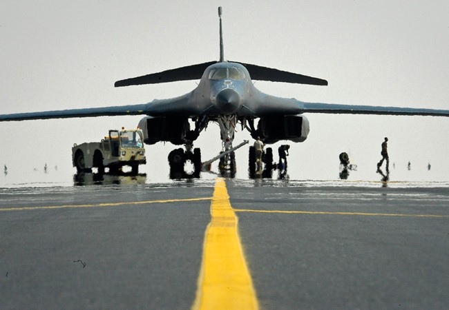 Máy bay ném bom B-1B Lancer Mỹ mới đưa tới Guam
