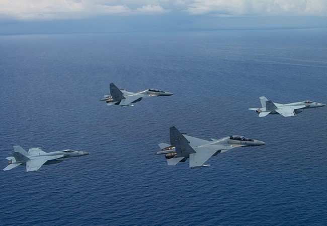 Không quân Mỹ và Malaisia diễn tập trên Biển Đông năm 2015