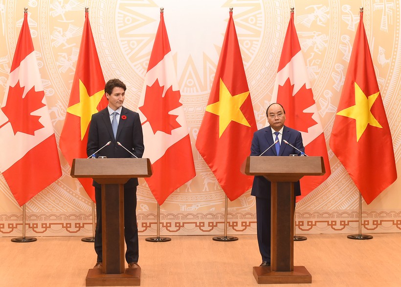 Thủ tướng Nguyễn Xuân Phúc và Thủ tướng Canada Justin Trudeau tại họp báo. Ảnh: VGP