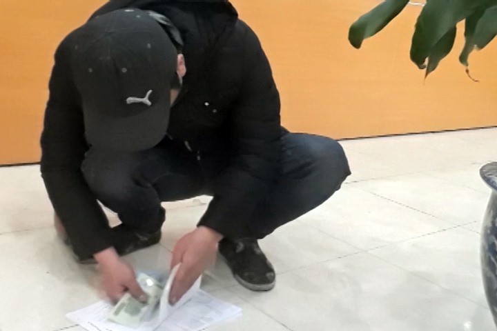 Dễ dàng để quan sát cảnh gấp tiền tại đây. ảnh 5 Dễ dàng để quan sát cảnh gấp tiền tại đây.