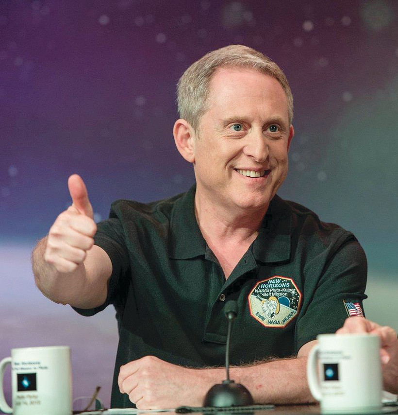 Người hành tinh đang sống ngay dưới đáy đại dương? ảnh 1 Giáo sư Alan Stern, người đã có kinh nghiệm tham gia vào 24 nhiệm vụ thám hiểm không gian của NASA và chịu trách nhiệm chỉ đạo 8 trong số đó. Nguồn: