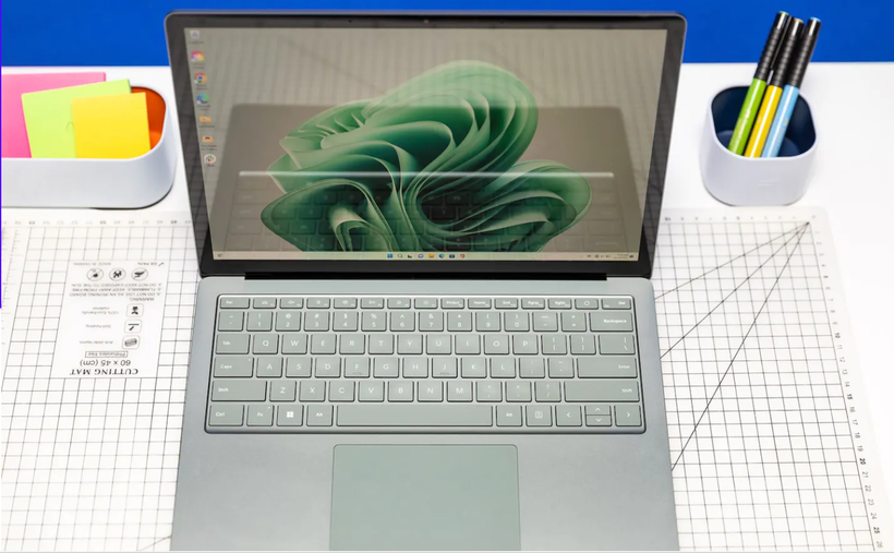 Đánh giá Microsoft Surface Laptop 5 (13,5 inch): Có xứng đáng để nâng cấp? (Ảnh: The Verge)
