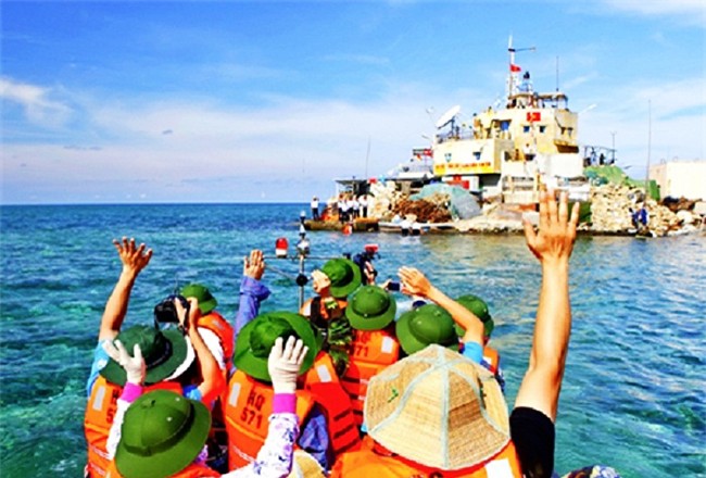 Theo Phó Chủ tịch UB MTTQ Việt Nam, cần thúc đẩy nhanh quá trình dân sự hóa trên biển, nhất là một sống vùng biển đảo