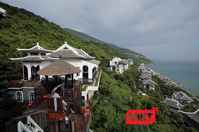 InterContinental Danang Sun Peninsula Resort đạt danh hiệu "Khách sạn 5 sao hàng đầu Việt Nam" do Tổng Cục du lịch và Hiệp hội Du lịch Việt Nam trao tặng