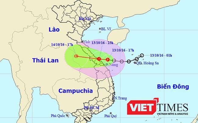 Áp thấp nhiệt đới đang tiến sát bờ biển Trung Trung bộ với sức gió giật mạnh nhất cấp 8-9, dự kiến sẽ đi vào bờ biển khu vực từ Đà Nẵng tới Quảng Trị trong đêm 13/10 rạng sáng 14/10.