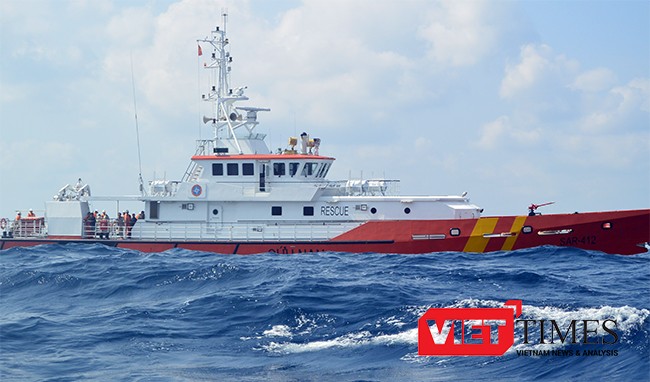 Tàu SAR 412 đang làm nhiệm vụ cứu nạn ngoài biển