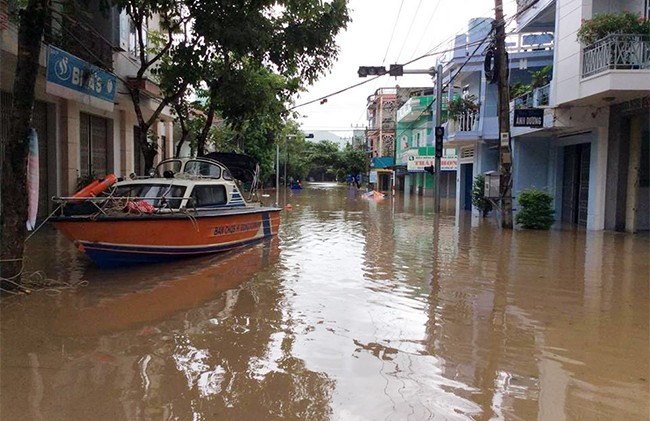 Lũ gây thiệt hại nặng nề, Phú Yên đề nghị cấp 1.100 tấn gạo cứu đói