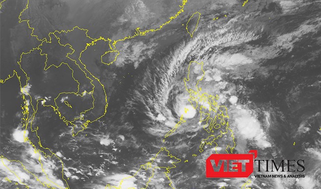 Theo Trung tâm dự báo Khí tượng Thủy văn Trung ương, hồi 19h ngày 25/11, vị trí tâm bão Tokage ở vào khoảng 11,9 độ Vĩ Bắc-120,3 độ Kinh Đông, trên vùng biển phía tây miền Trung Philippine