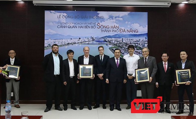 Sáng 3/12, UBND TP Đà Nẵng đã chính thức công bố và trao giải cho Cuộc thi Ý tưởng quy hoạch và thiết kế cảnh quan hai bên bờ sông Hàn.