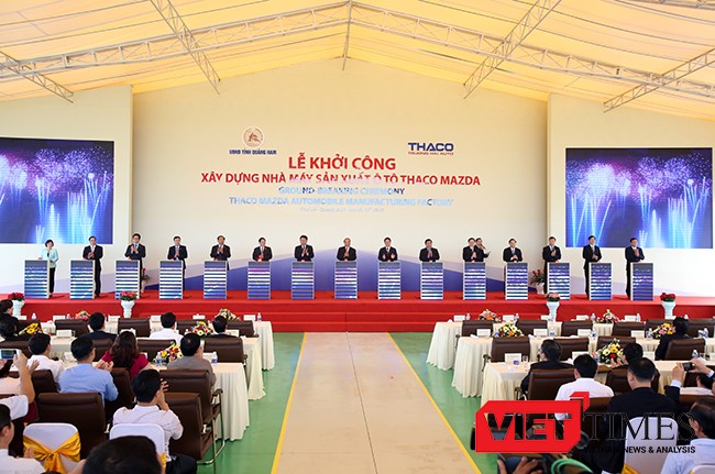 Chiều 26/2, Thủ tướng Chính phủ Nguyễn Xuân Phúc cùng đại diện các bộ ngành TƯ và địa phương đã bấm nút khởi công xây dựng Nhà máy sản xuất lắp ráp xe ô tô THACO Mazda có tổng vốn đầu tư 12.000 tỷ đồng (tương đương 520 triệu USD).