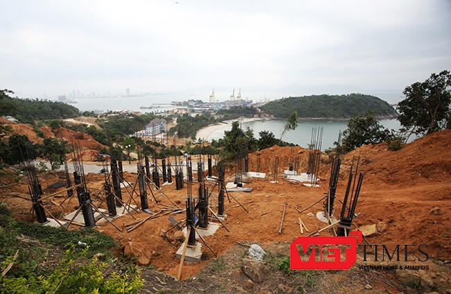 Dự án Khu du lịch nghỉ dưỡng Biển Tiên Sa trên bán đảo Sơn Trà gây bức xúc dư luận khi xây dựng băm nát rừng Sơn Trà