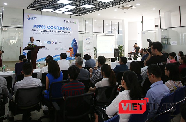 Họp báo thông tin về sự kiện Hội nghị và Triển lãm khởi nghiệp Đà Nẵng 2017.