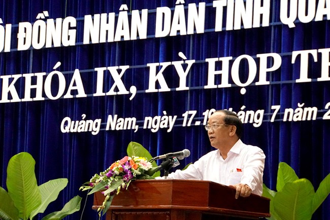Chủ tịch UBND tỉnh Quảng Nam Đinh Văn Thu phát biểu tại Kỳ họp thứ 5, HĐND tỉnh Quảng Nam khoá IX nhiệm kỳ 2016-2021