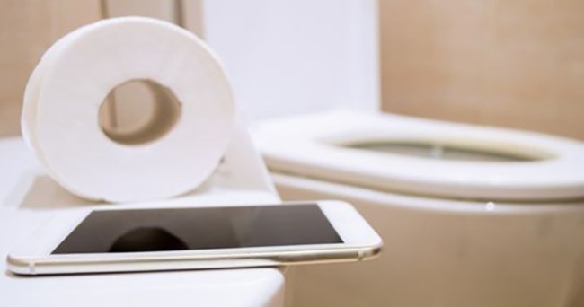 Smartphone bẩn hơn toilet gấp 10 lần