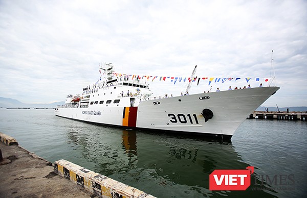 Sáng 4/9, tàu Badaro hô hiệu 3011, thuộc lực lượng Bảo vệ bờ biển Hàn Quốc đã cập cảng Tiên Sa, chính thức chuyến thăm hữu nghị Đà Nẵng trong 4 ngày.