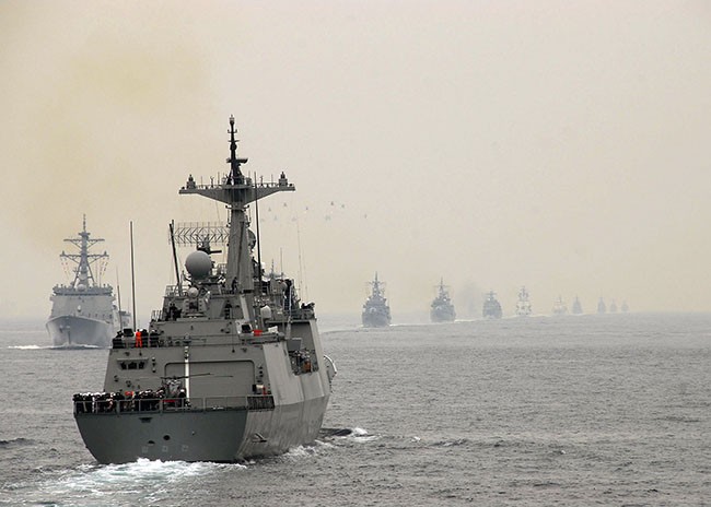 Dự kiến đội tàu Hải quân Hàn Quốc gồm chiến hạm tên lửa ROKS Kang Gam Chan (DDH-979) và tàu hậu cần ROKS HWACHEON (AOE-59) sẽ đến thăm hữu nghị Đà Nẵng từ ngày 18/9 tới. (Ảnh Korea Navy)