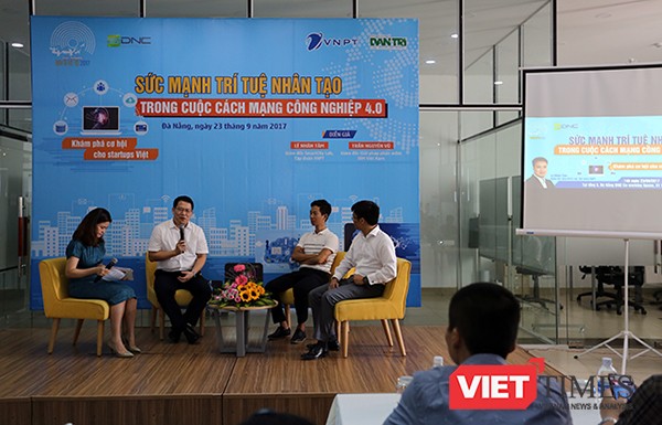 Chiều 23/9, Ban tổ chức Giải thưởng Nhân tài Đất Việt 2017 đã tổ chức Workshop giao lưu với cộng đồng Starup tại Đà Nẵng với chủ đề “Sức mạnh trí tuệ nhân tạo trong cuộc cách mạng công nghiệp 4.0”.