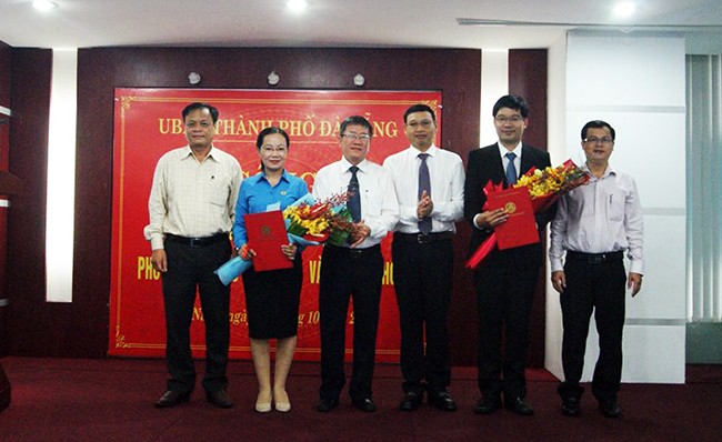  Sáng 12/10, UBND TP Đà Nẵng tổ chức công bố quyết định bổ nhiệm chức vụ 02 Phó giám đốc Sở Thông tin và Truyền thông TP (Ảnh Khánh Hưng)