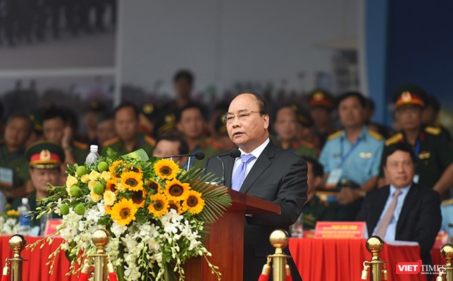 Thủ tướng Nguyễn Xuân Phúc phát biểu tại Lễ xuất quân và diễn tập phương án bảo vệ Tuần lễ Cấp cao APEC 2017 diễn ra tại Đà Nẵng