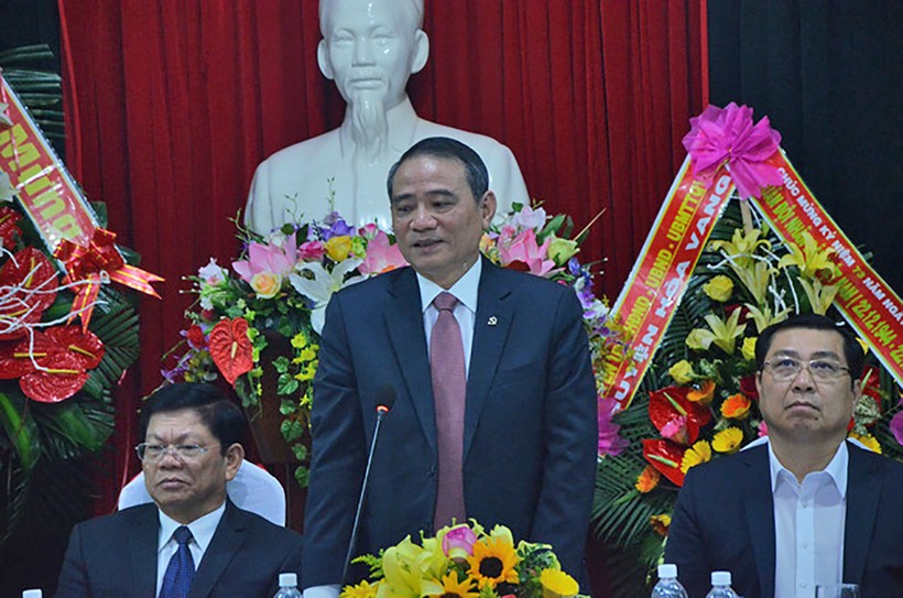 Ông Trương Quang Nghĩa, bí thư Thành ủy Đà Nẵng, trong buổi gặp mặt các sĩ quan quân đội - Ảnh: P.N.