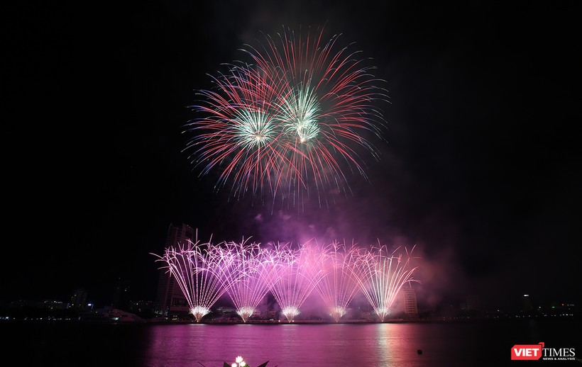 Ban tổ chức Lễ hội Pháo hoa Quốc tế Đà Nẵng– DIFF 2018 vừa chính thức công bố giá vé xem pháo hoa các đêm trình diễn