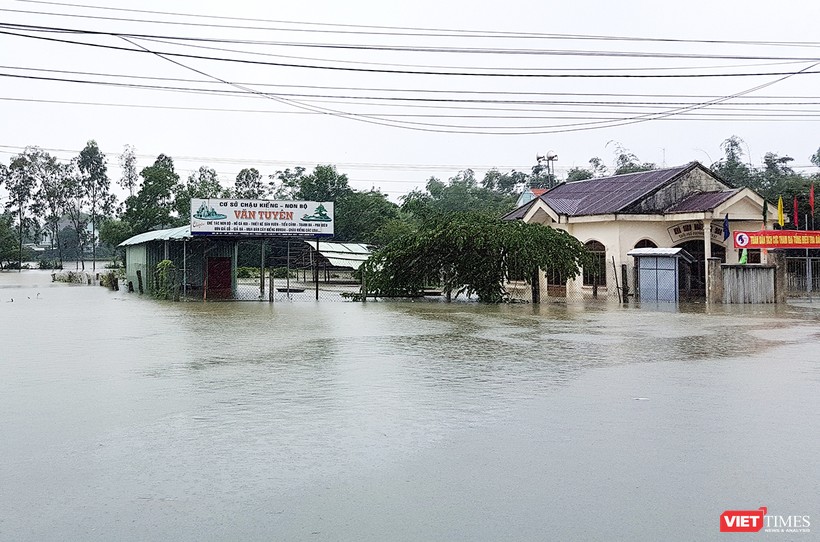 Nhiều huyện trên đại bàn tỉnh Quảng Nam bị ngập úng nặng nề do mưa lớn kéo dài