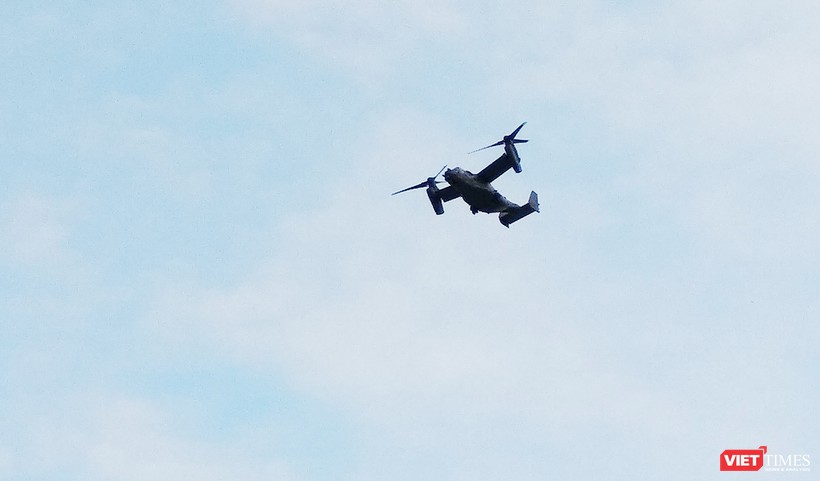 Chiều ngày 5/2, người dân địa phương đã vô tình ghi được hình ảnh của "siêu máy bay" MV-22 Osprey của Mỹ trên bầu trời Đà Nẵng. (ảnh N.Đ.Đ)