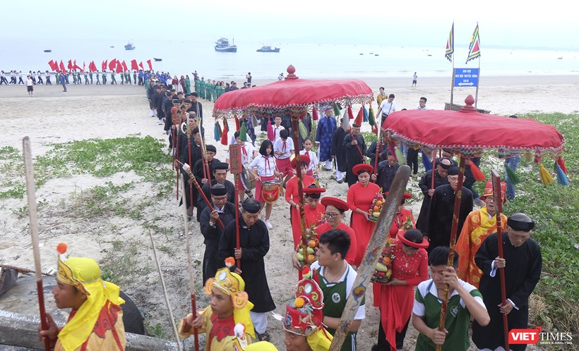 Một góc lễ hội Cầu ngư truyền thống tại Đà Nẵng