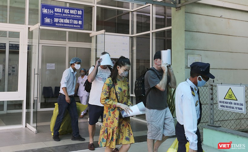 Bệnh nhân người Anh mắc COVID-19 thứ 22 tại Việt Nam xuất viện sau khi điều trị tại Bệnh viện Đà Nẵng