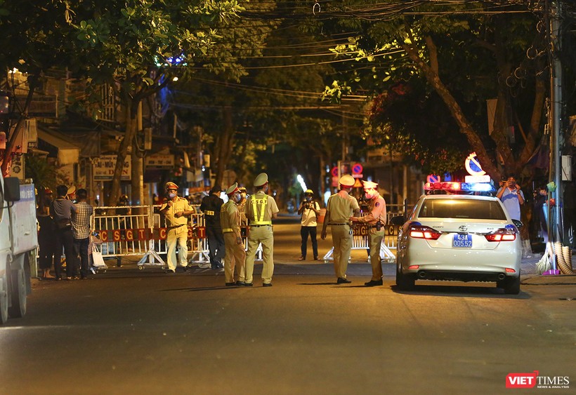 Các tuyến đường dẫn vào 3 bệnh viện ở Đà Nẵng trong đêm thiết lập lệnh phong tỏa