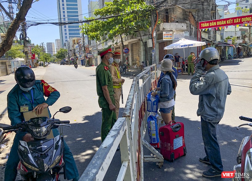 Khu vực dân cư xung quanh 3 bệnh viện tại trung tâm TP Đà Nẵng bị phong tỏa, cách ly