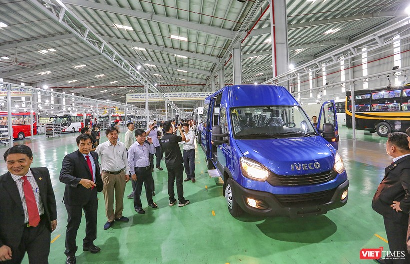 Dòng sản phẩm thương mại Mini Bus IVECO Daily do Thaco  hợp tác với Iveco sản xuất