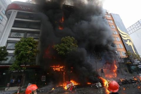 Vụ cháy quán karaoke trên đường Trần Thái Tông đã khiến 13 người tử vong