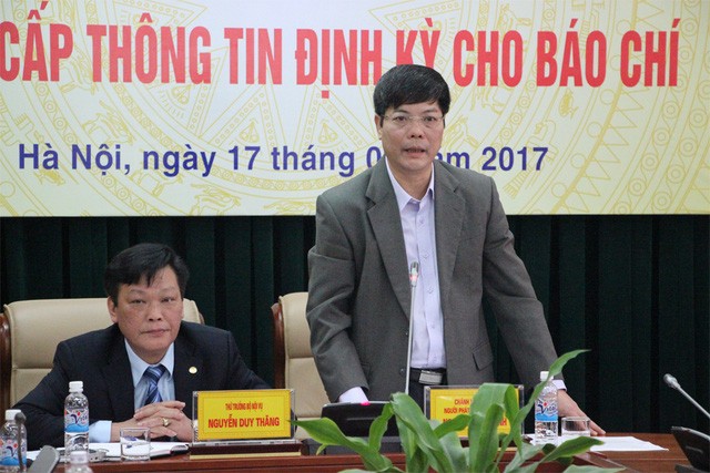 Ông Nguyễn Tiến Thành, Chánh Văn phòng Bộ Nội vụ thông tin về hiện tượng "cả nhà làm quan" mà báo chí phản ánh.