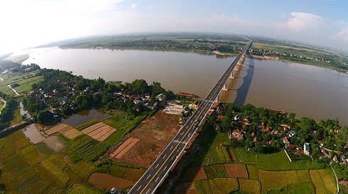 Đến thời điểm hiện tại, Hà Nội chưa quyết định lựa chọn đơn vị tư vấn nước ngoài nào tham gia thực hiện lập đồ án quy hoạch dọc 2 bên bờ sông Hồng.