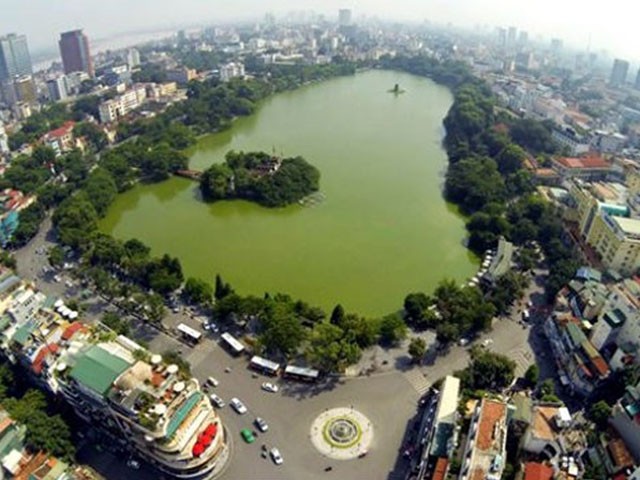 Chất lượng Hồ Hoàn Kiếm đang bị ô nhiễm khá nghiêm trọng.