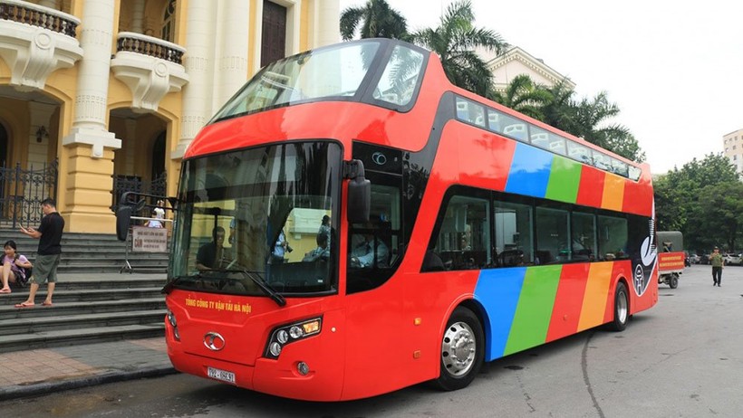 Sáng 30/6/2017 tuyến xe buýt City Tour 2 tầng mui trần đã được chạy thử nghiệm.