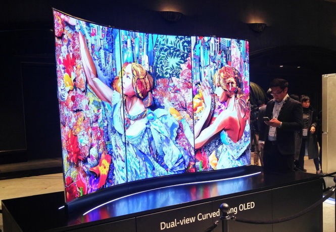 Tivi màn hình cong hiển thị ở cả hai mặt được LG trình diễn tại InnoFest 2016