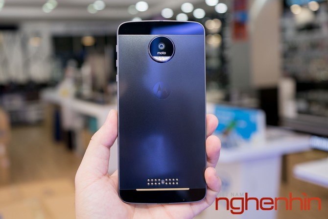 Xem kỹ smartphone Moto Z vừa lên kệ Việt giá 16 triệu