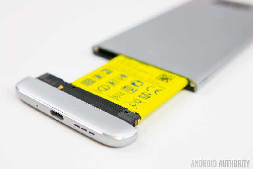 LG G6 cũng có thể tháo rời pin