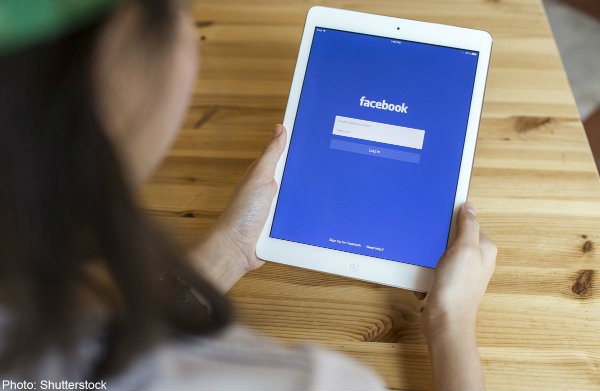 Giới trẻ lựa chọn Facebook để cập nhật tin tức, thời sự