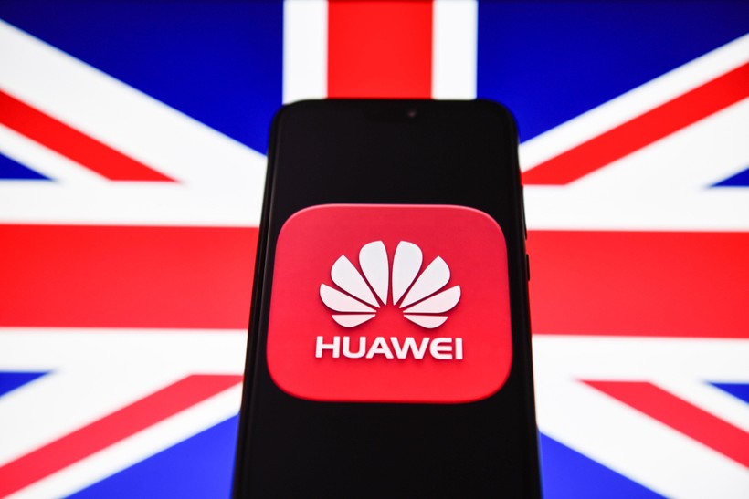 Việc thay thế các thiết bị viễn thông do Huawei sản xuất ở khu vực nông thôn đã được Quốc hội Mỹ đặt vấn đề từ tháng 5 nhưng vẫn chưa có kết quả. Ảnh: Yahoo Finance