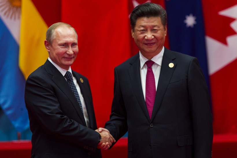 Tổng thống Nga Vlardimi Putin và Chủ tịch Trung Quốc Tập Cận Bình. Ảnh: Gizchina