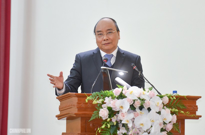 Thủ tướng Nguyễn Xuân Phúc tại một phiên họp. Ảnh: chinhphu.vn