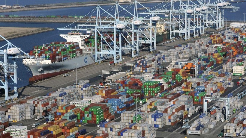 Xuất nhập khẩu hàng hóa trong tháng 1 của Việt Nam có sự vênh nhau về số liệu. Ảnh: Reuters.